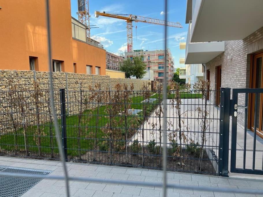 Three Bedroom Apartment In City Centre With A Grand Garden Frankfurt am Main Exterior photo